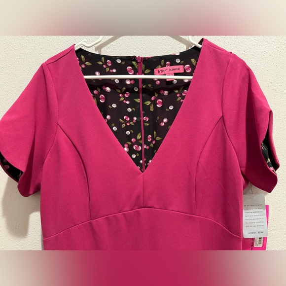 Betsey Johnson NWT Rose Dress - Picture 3 of 6